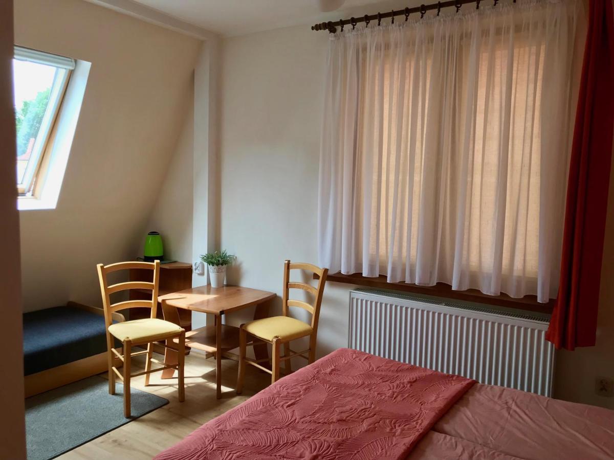 Jola Pokoje Goscinne Rewal Exteriör bild